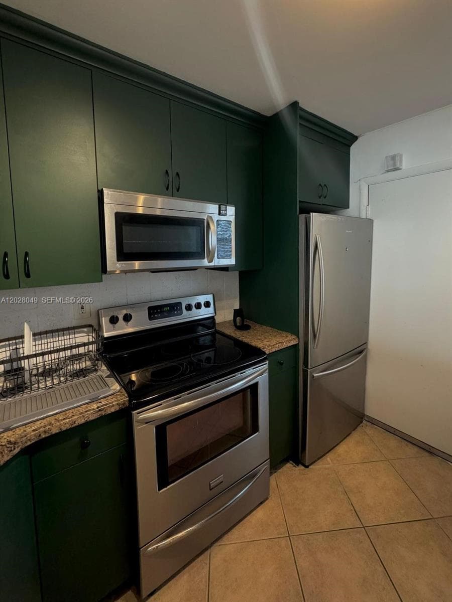 1530 NE 191st St # 241, Miami FL 33179