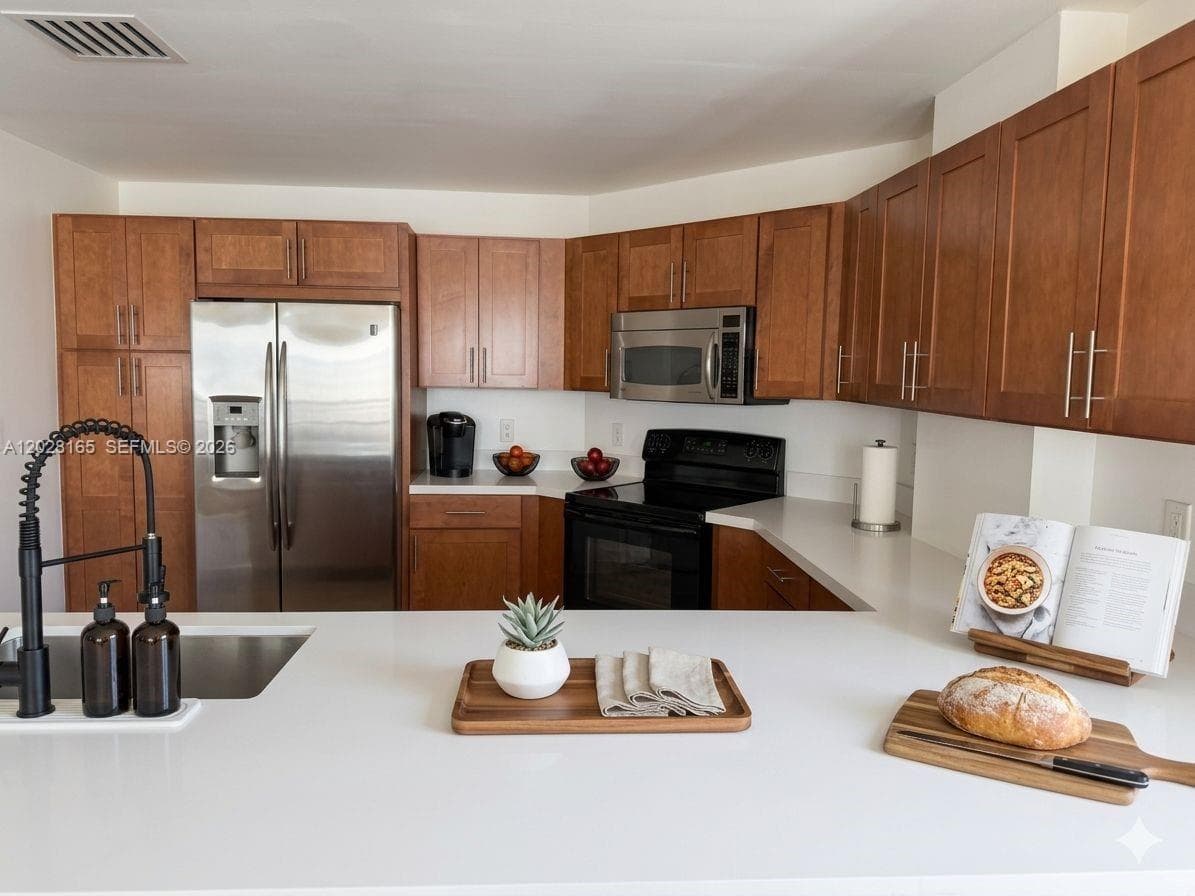 8390 SW 72nd Ave # 519, Miami FL 33143