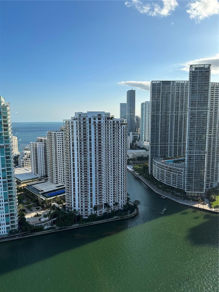 325 S Biscayne Blvd # 4119, Miami FL 33131