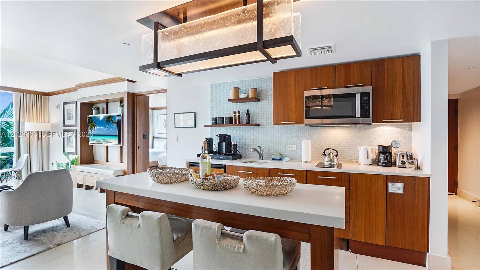 6801 Collins Ave, Miami Beach FL 33141