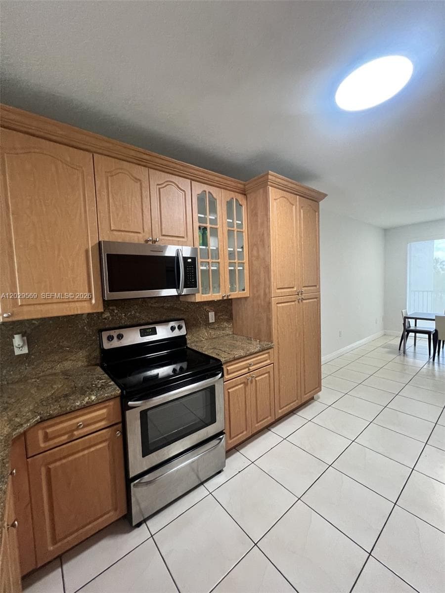 10750 NW 66th St # 401, Doral FL 33178