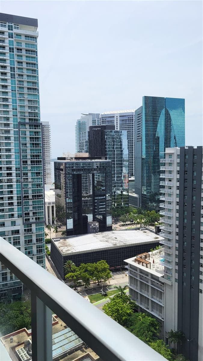 1111 SW 1 AV, Miami FL 33130