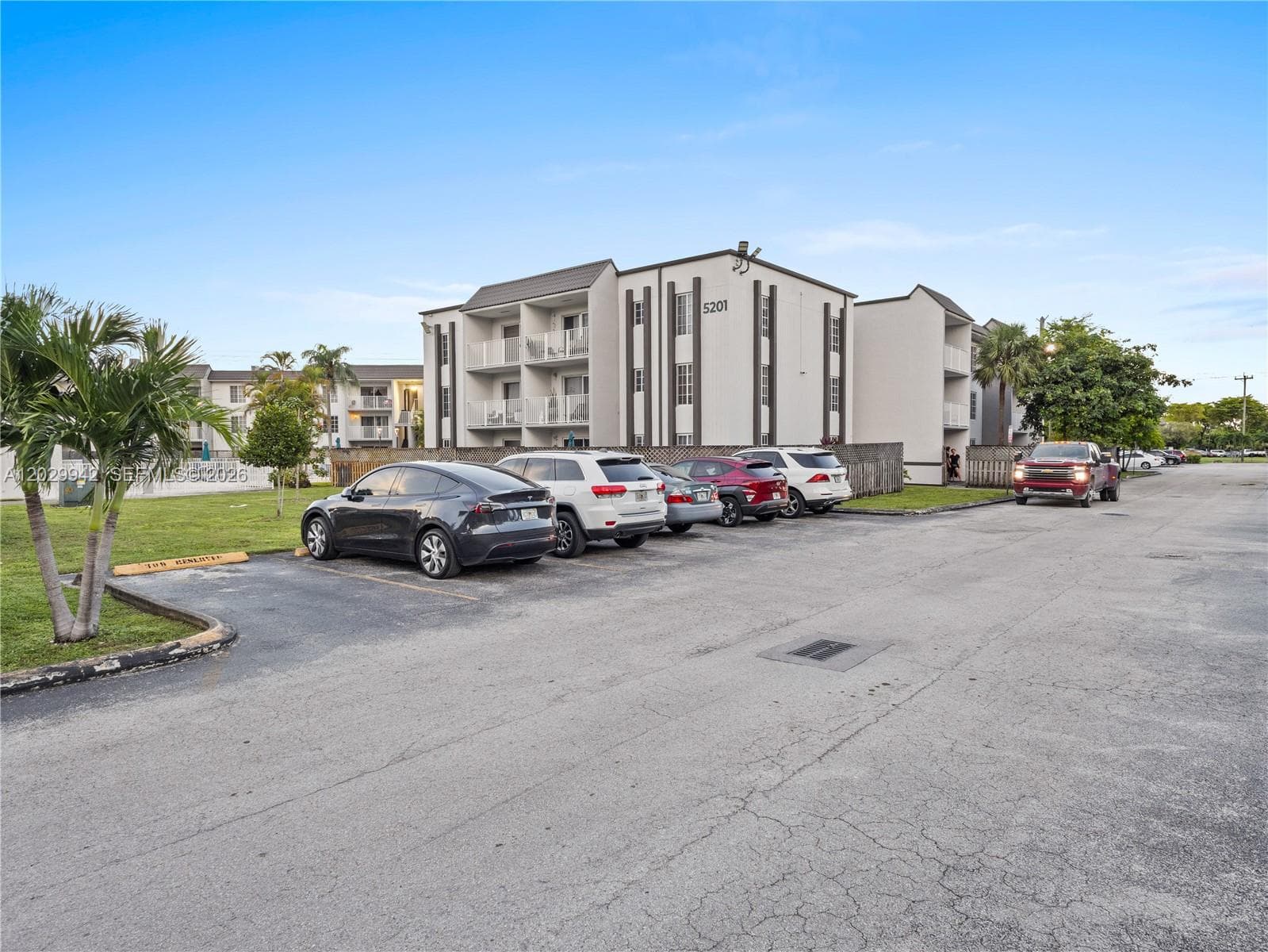 5201 Geneva Way # 211, Doral FL 33166