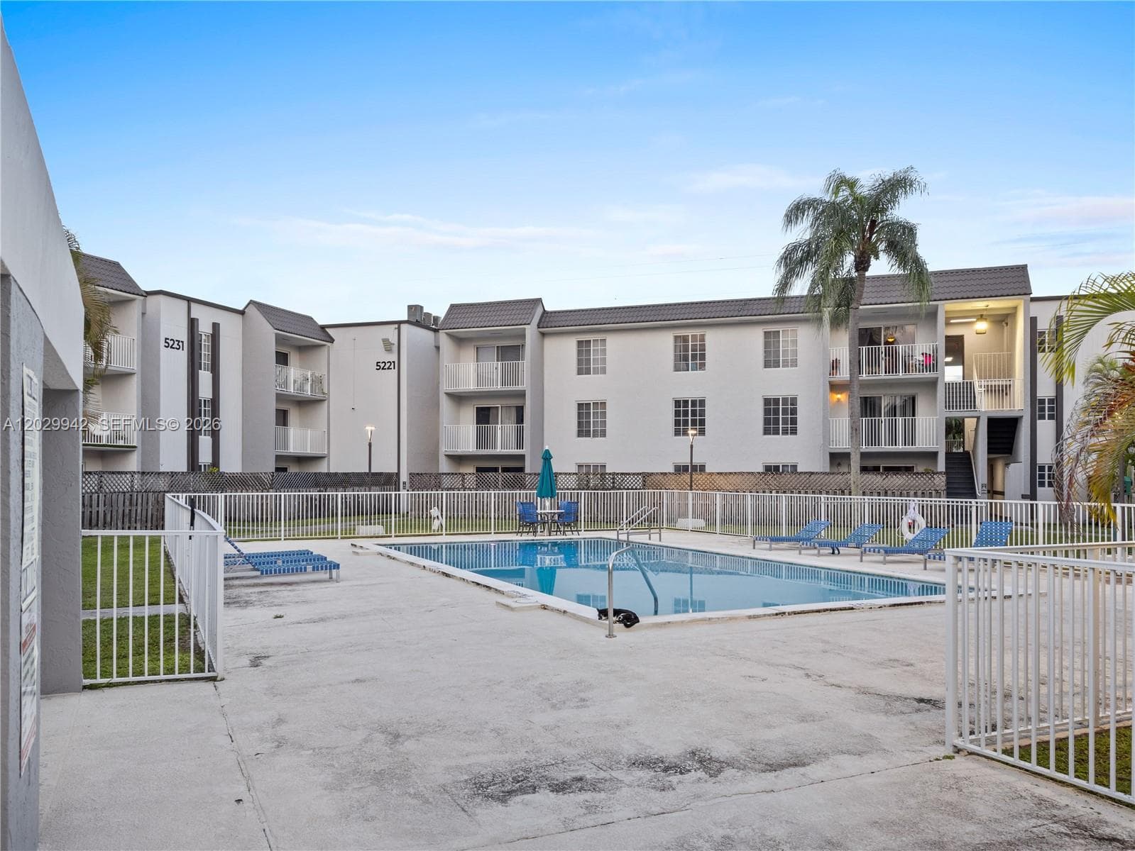5201 Geneva Way # 211, Doral FL 33166