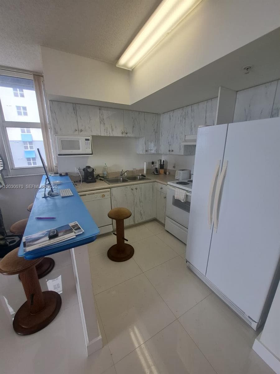 5085 NW 7th St # 602, Miami FL 33126