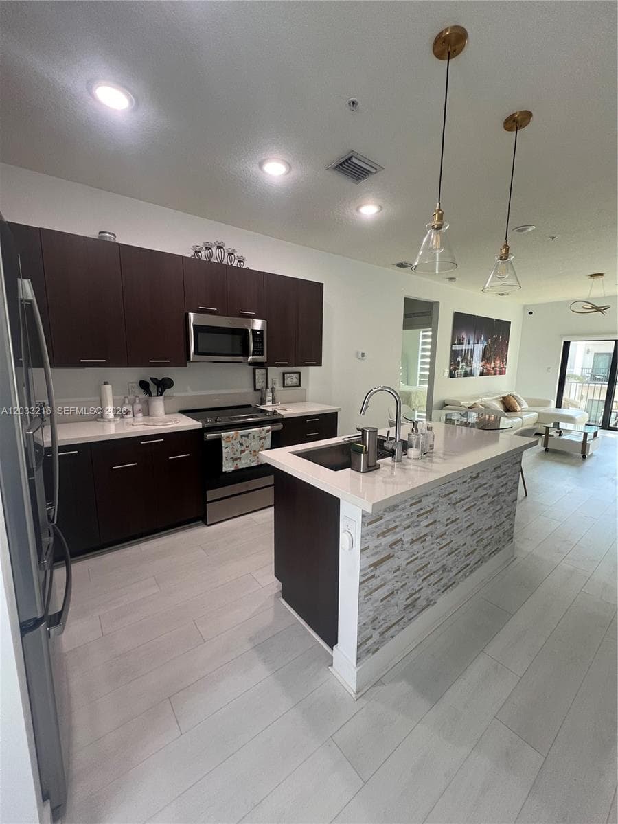 4670 NW 84th Ave # 32, Doral FL 33166