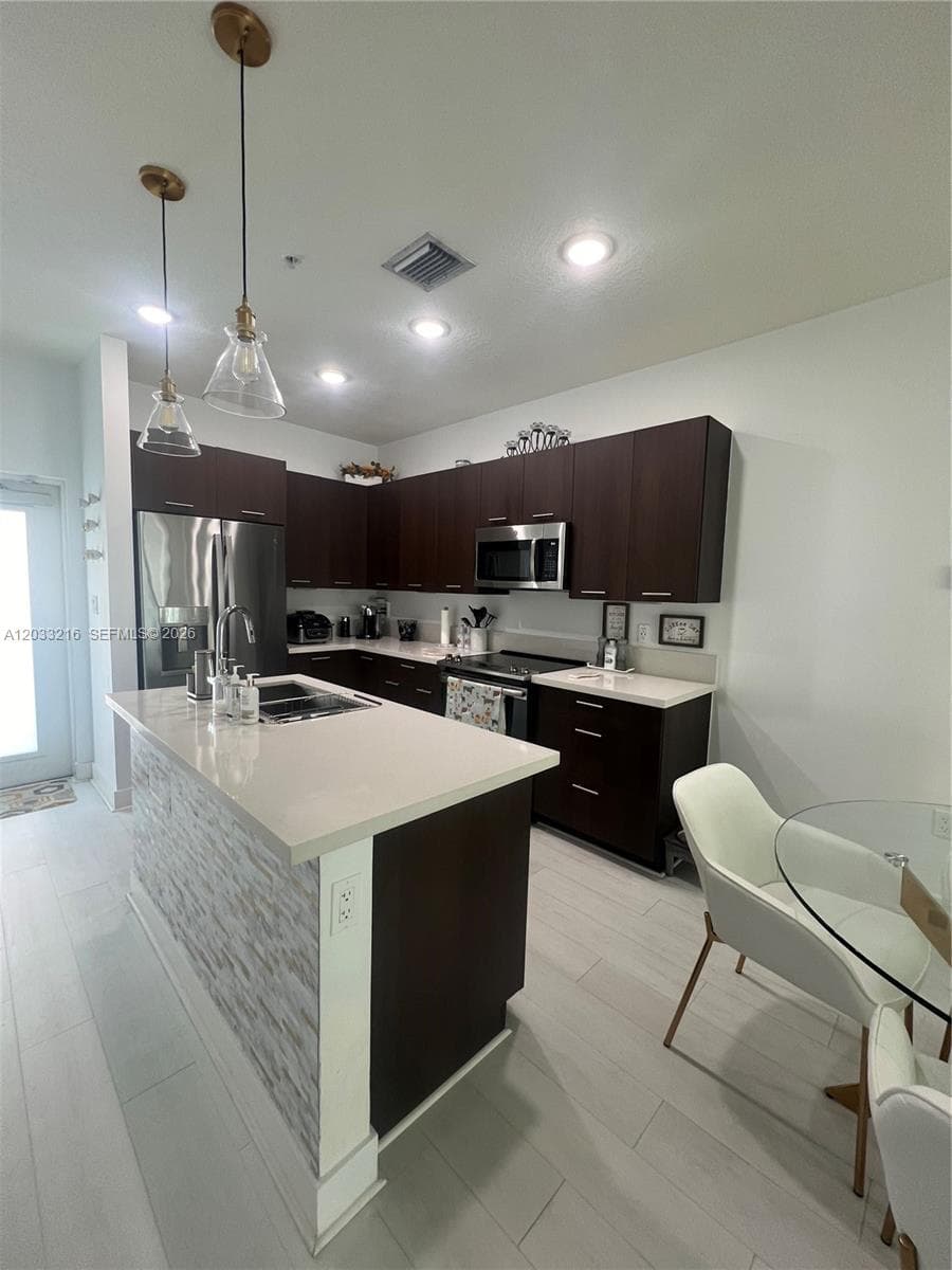 4670 NW 84th Ave # 32, Doral FL 33166
