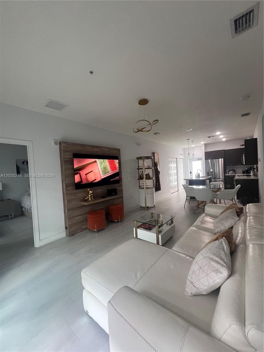 4670 NW 84th Ave # 32, Doral FL 33166
