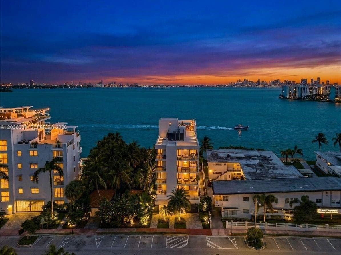1930 Bay Dr, Miami Beach FL 33141