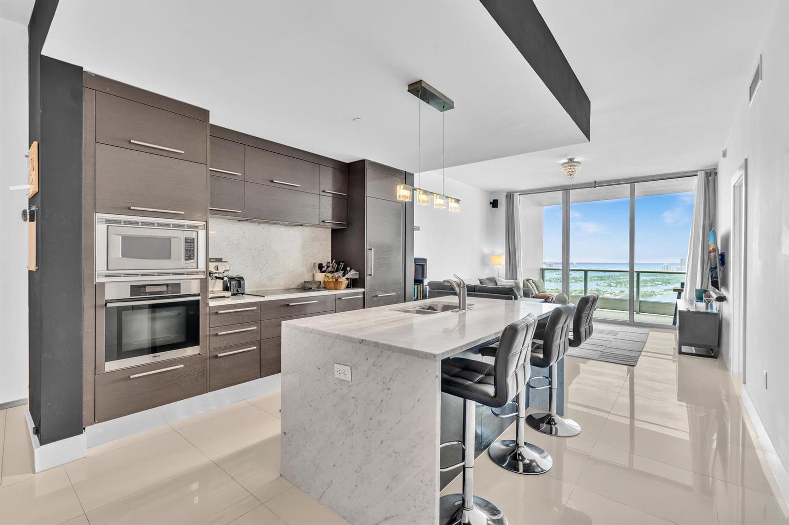 900 Biscayne Boulevard # 4703, Miami FL 33132