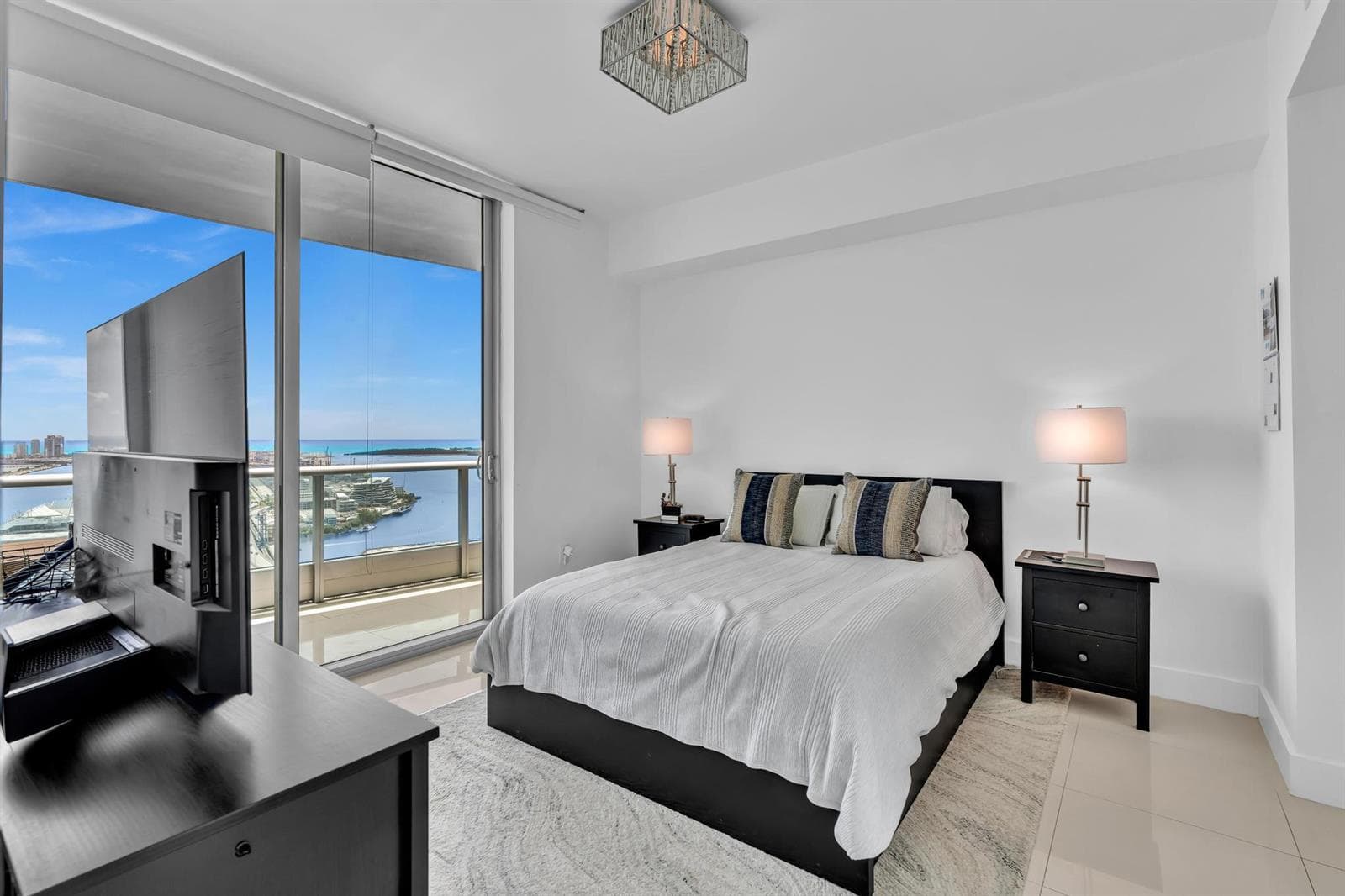 900 Biscayne Boulevard # 4703, Miami FL 33132