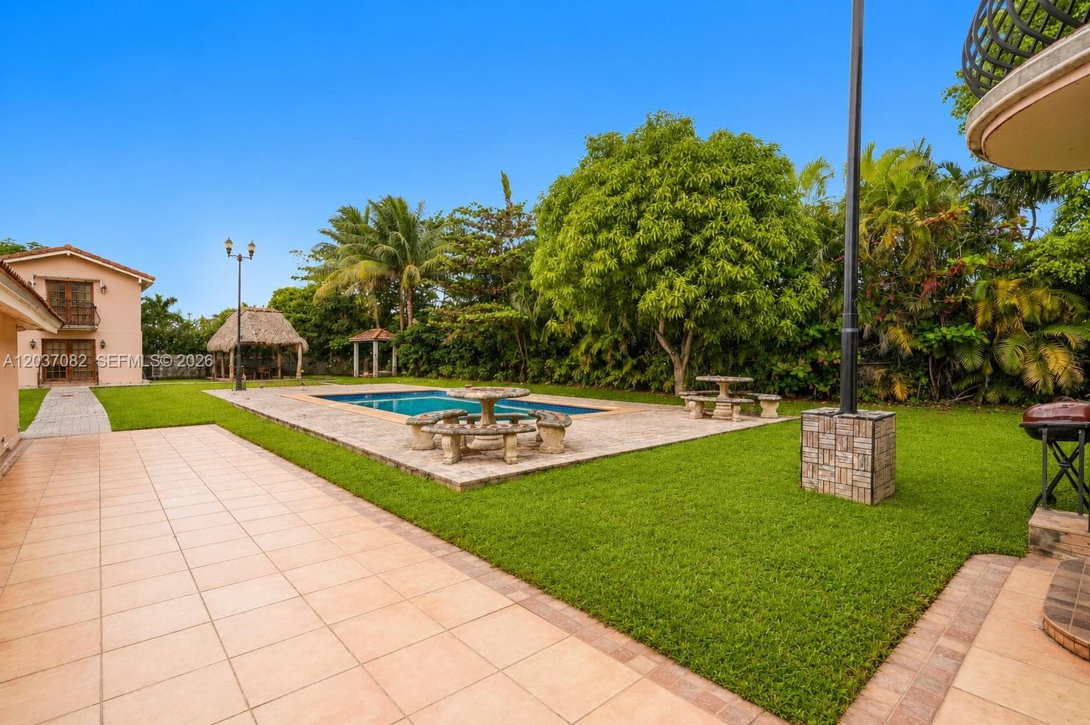 300 SW 123rd Ave, Miami FL 33184