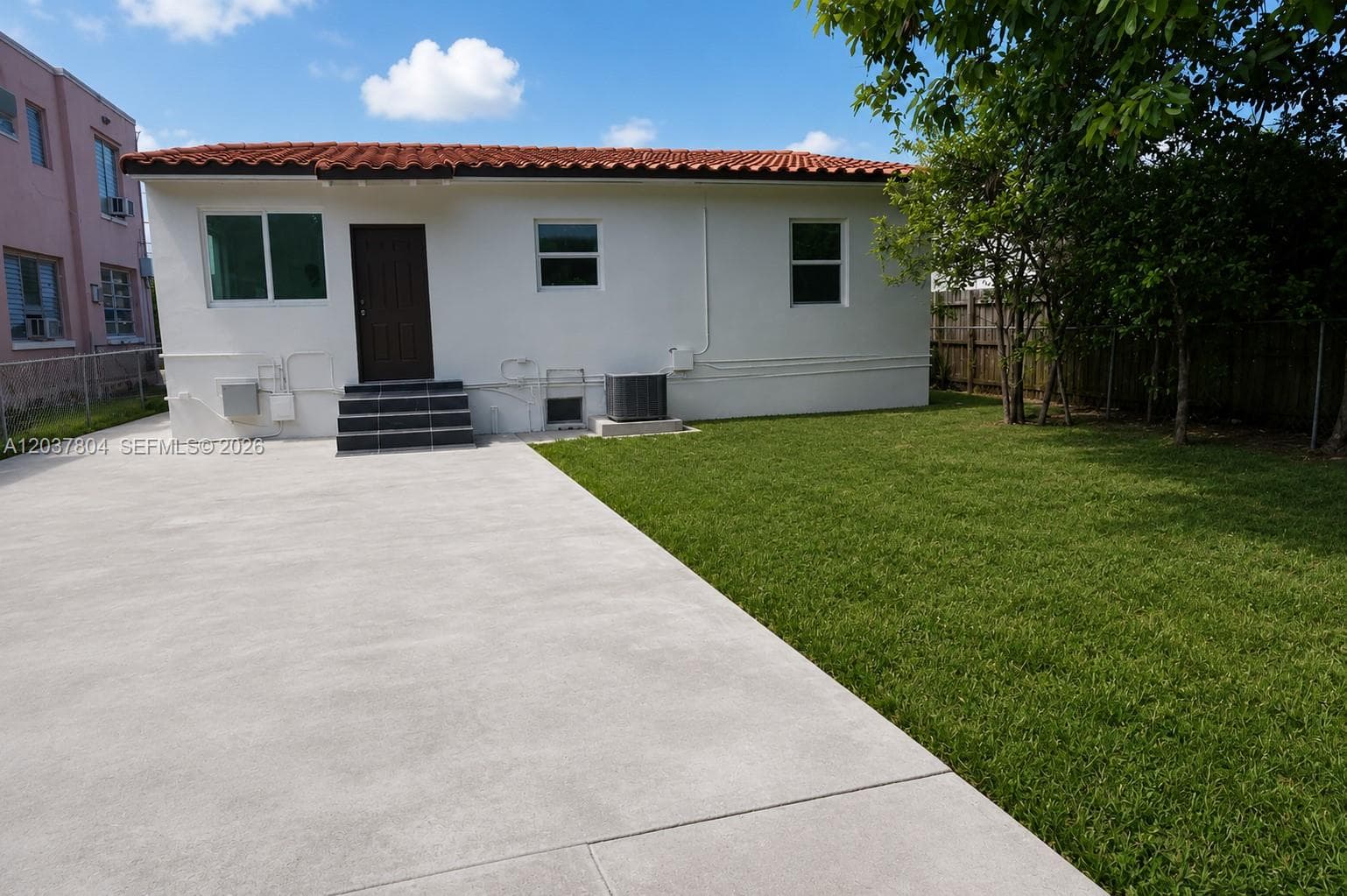 4240 SW 14th St, Miami FL 33134