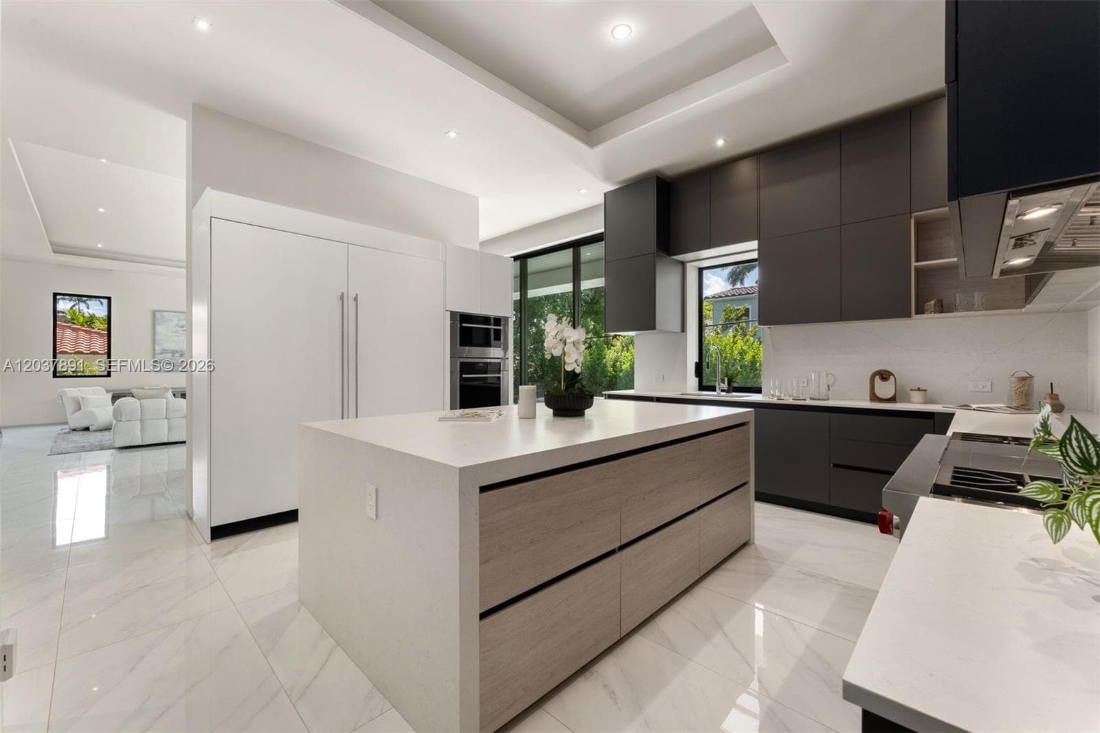 4430 Nautilus Dr, Miami Beach FL 33140