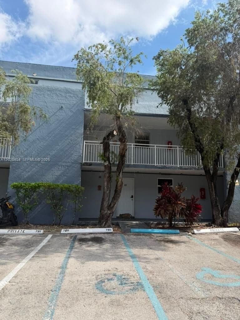 9375 Fontainebleau Blvd # L225, Miami FL 33172