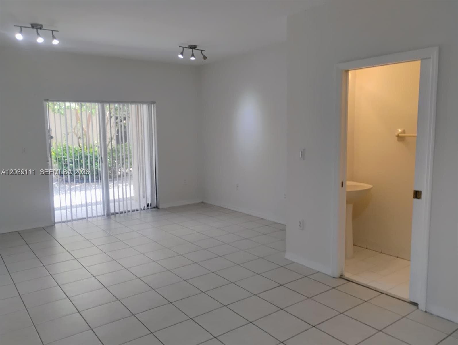 5725 NW 114th Path # 107, Doral FL 33178