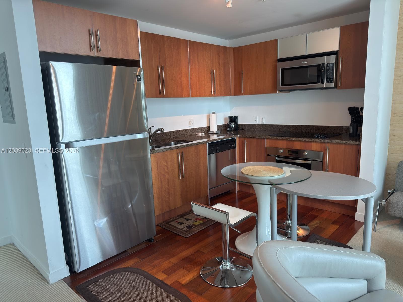 300 S Biscayne Blvd # 3703, Miami FL 33131