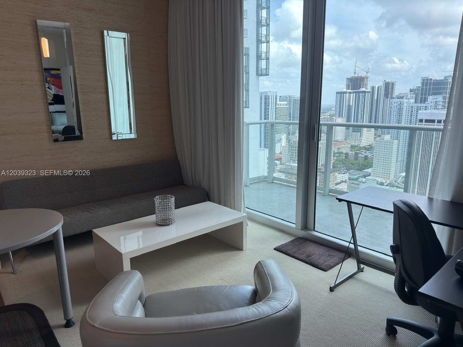 300 S Biscayne Blvd # 3703, Miami FL 33131