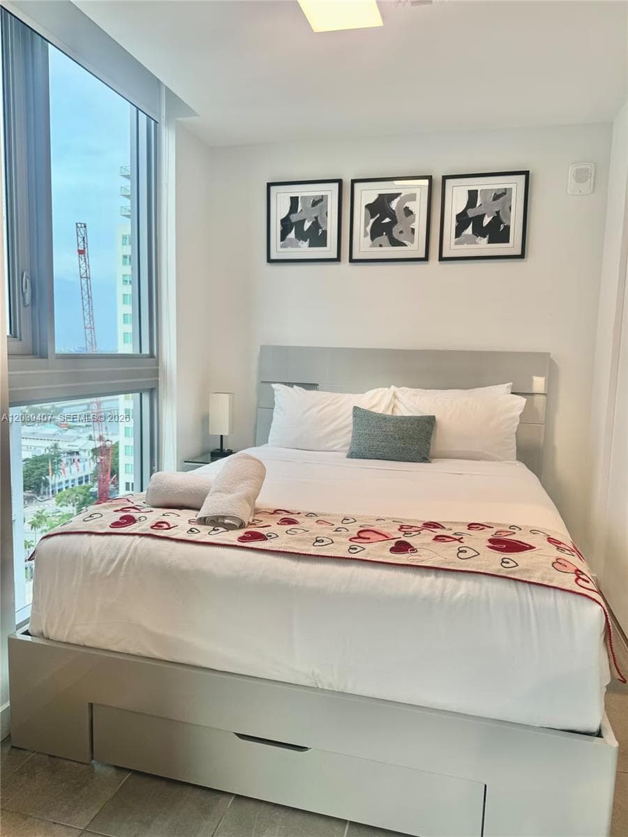 227 NE 2nd street # 2308, Miami FL 33132