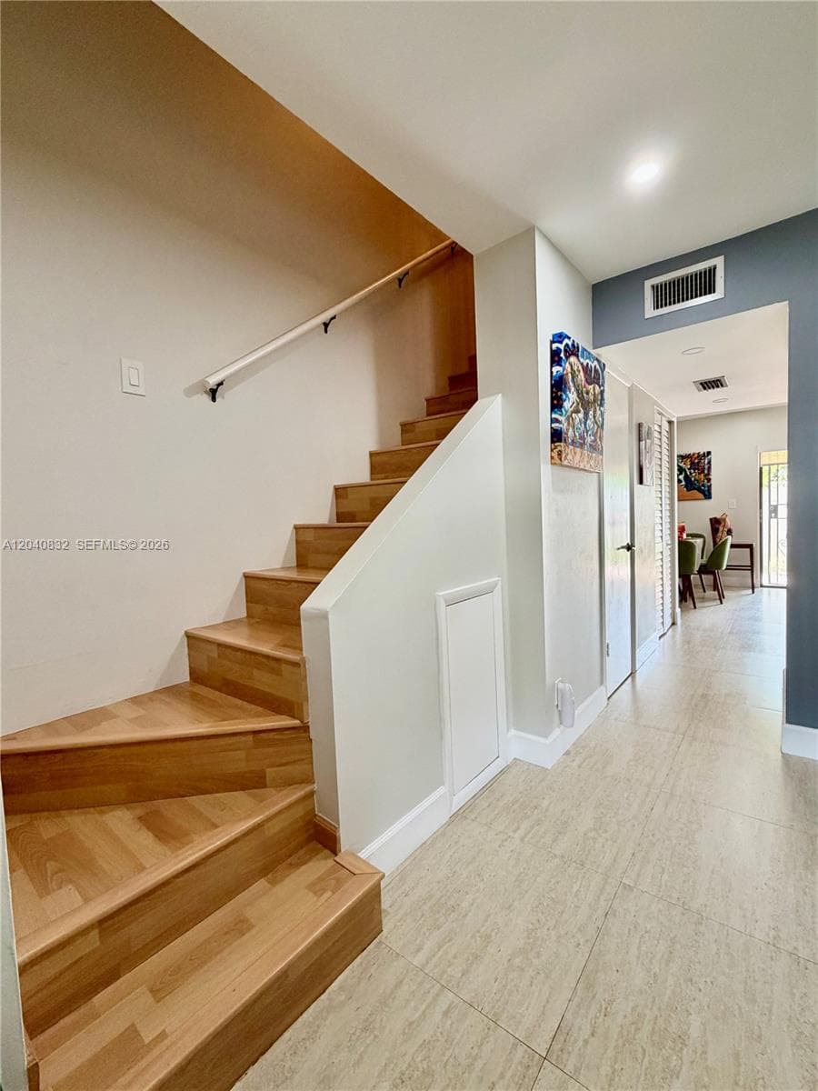 6667 Miller Dr # 15, South Miami FL 33155