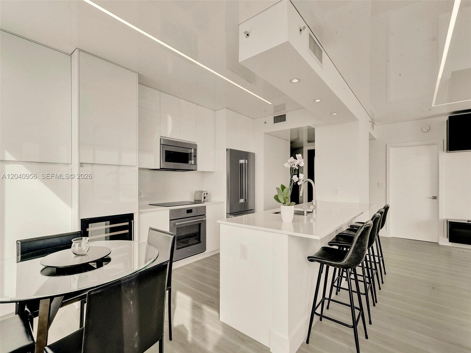 6365 Collins Ave # 2407, Miami Beach FL 33141