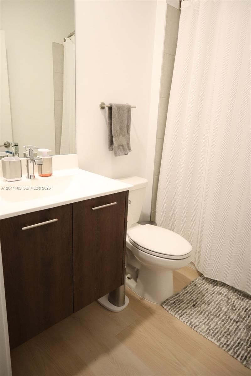 8201 NW 41st St # 402, Doral FL 33166