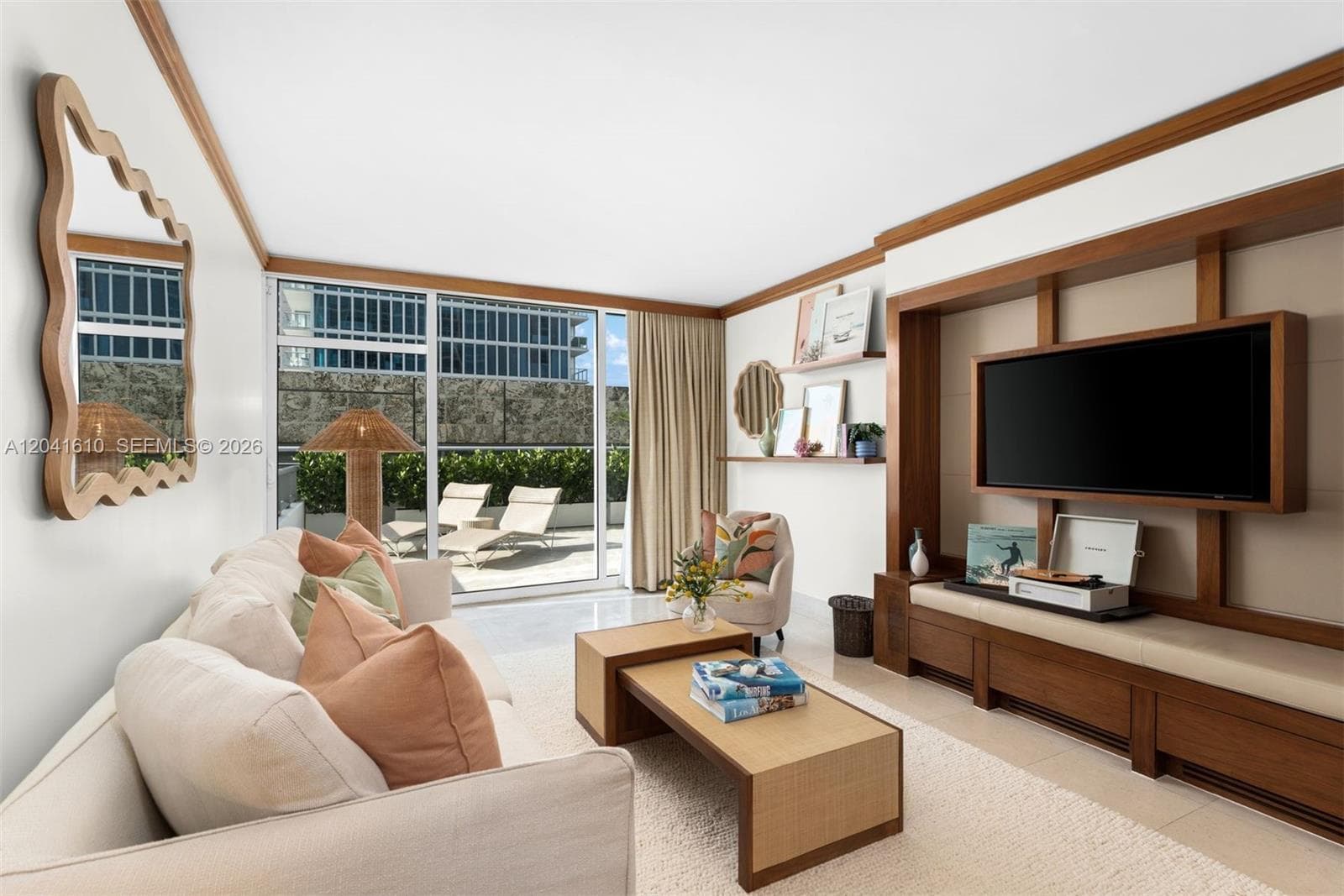 6801 Collins Ave # 606, Miami Beach FL 33141