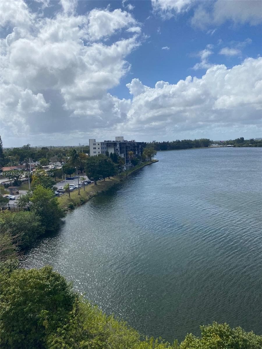 1301 NE Miami Gardens Dr # 701W, Miami FL 33179