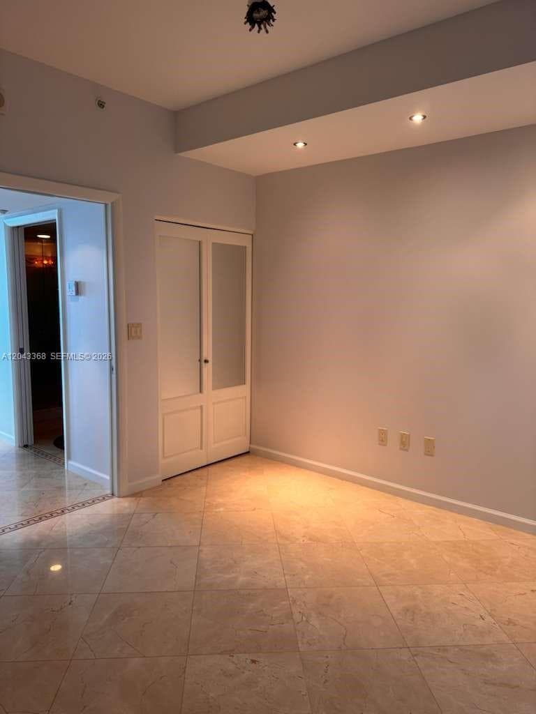5025 Collins Ave # 1602, Miami Beach FL 33140
