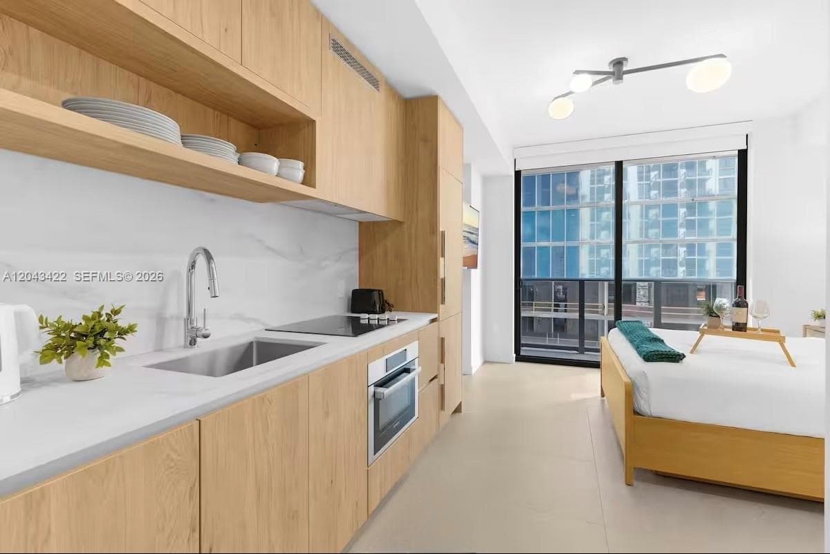 11 NE 6th St # 1606, Miami FL 33132