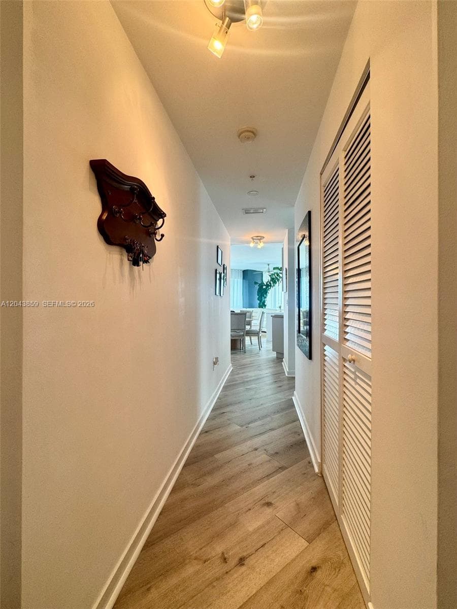 1111 SW 1st Ave # 3225, Miami FL 33130