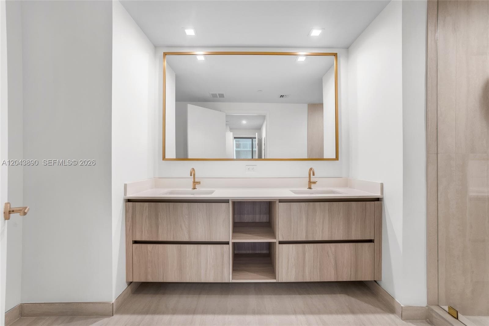 77 SE 5 Street # 1708, Miami FL 33131