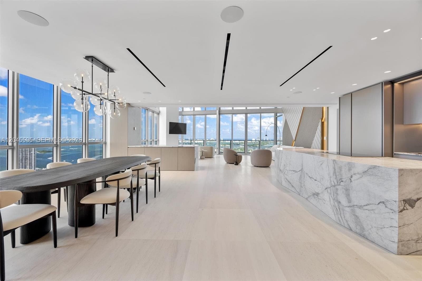 1100 Biscayne Blvd # 3906, Miami FL 33132