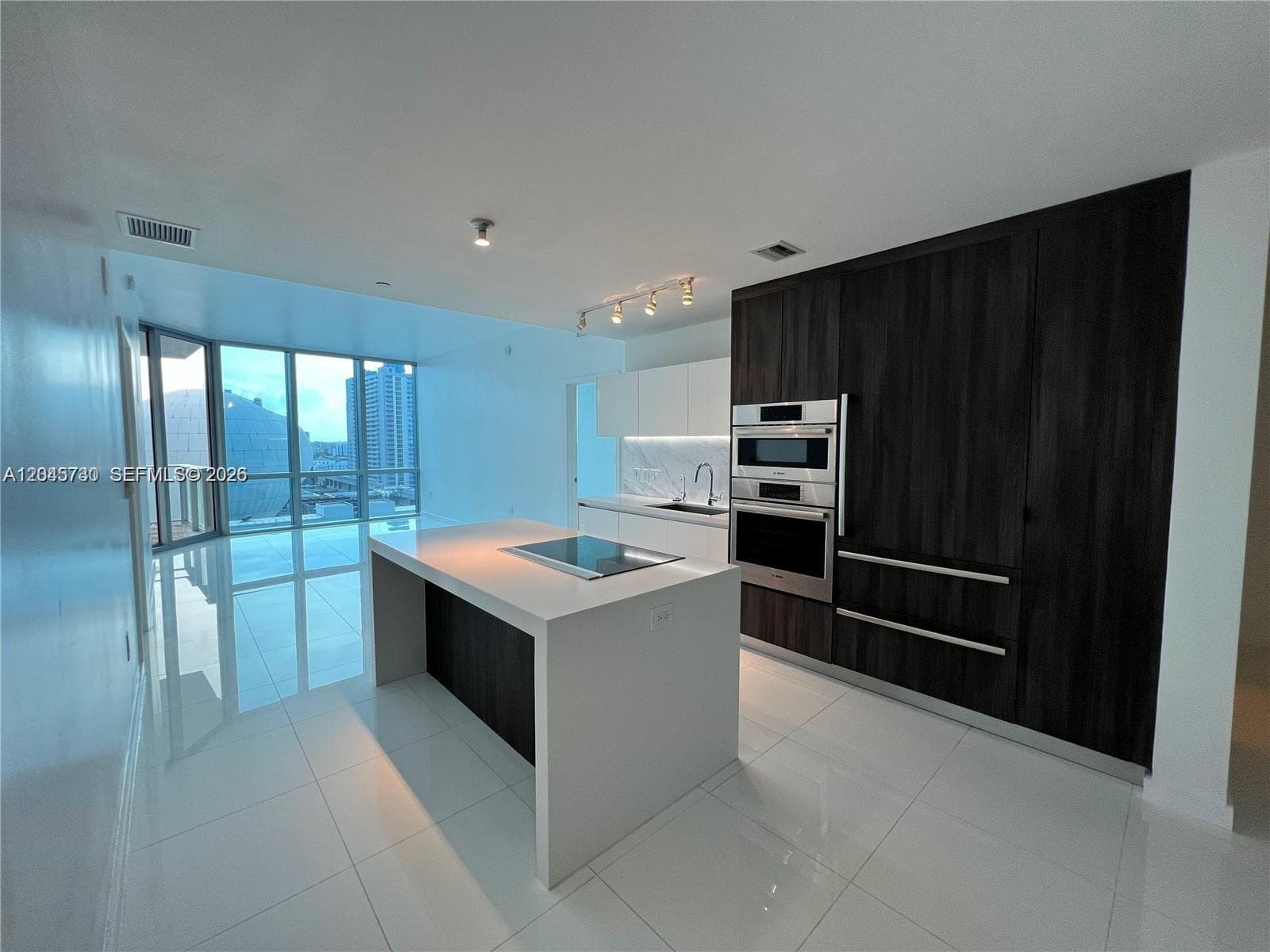 851 NE 1st Ave # 1208, Miami FL 33132