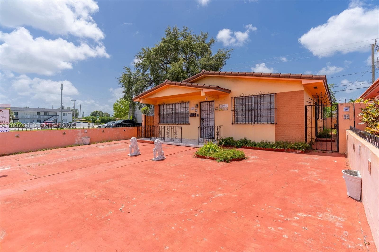 6702 SW 25th Ter, Miami FL 33155