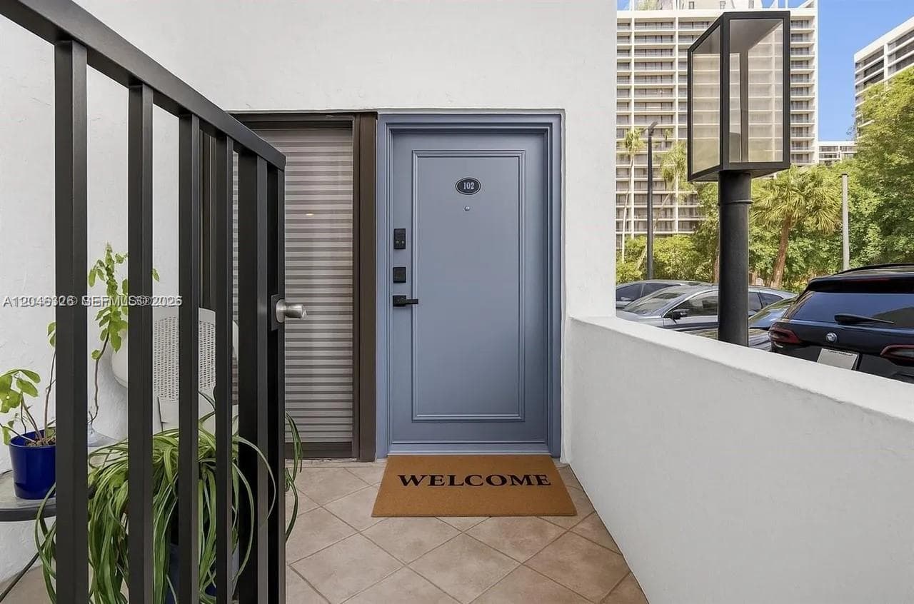 2715 Tigertail Ave # 102, Miami FL 33133