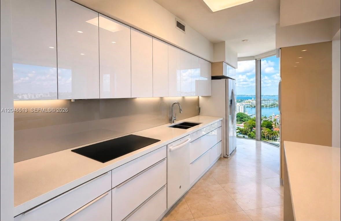 4775 Collins Ave # 2407, Miami Beach FL 33140