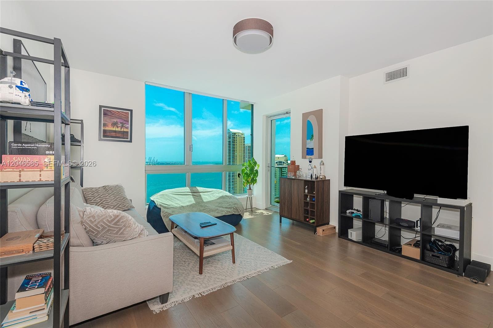 300 S Biscayne Blvd # 2612, Miami FL 33131