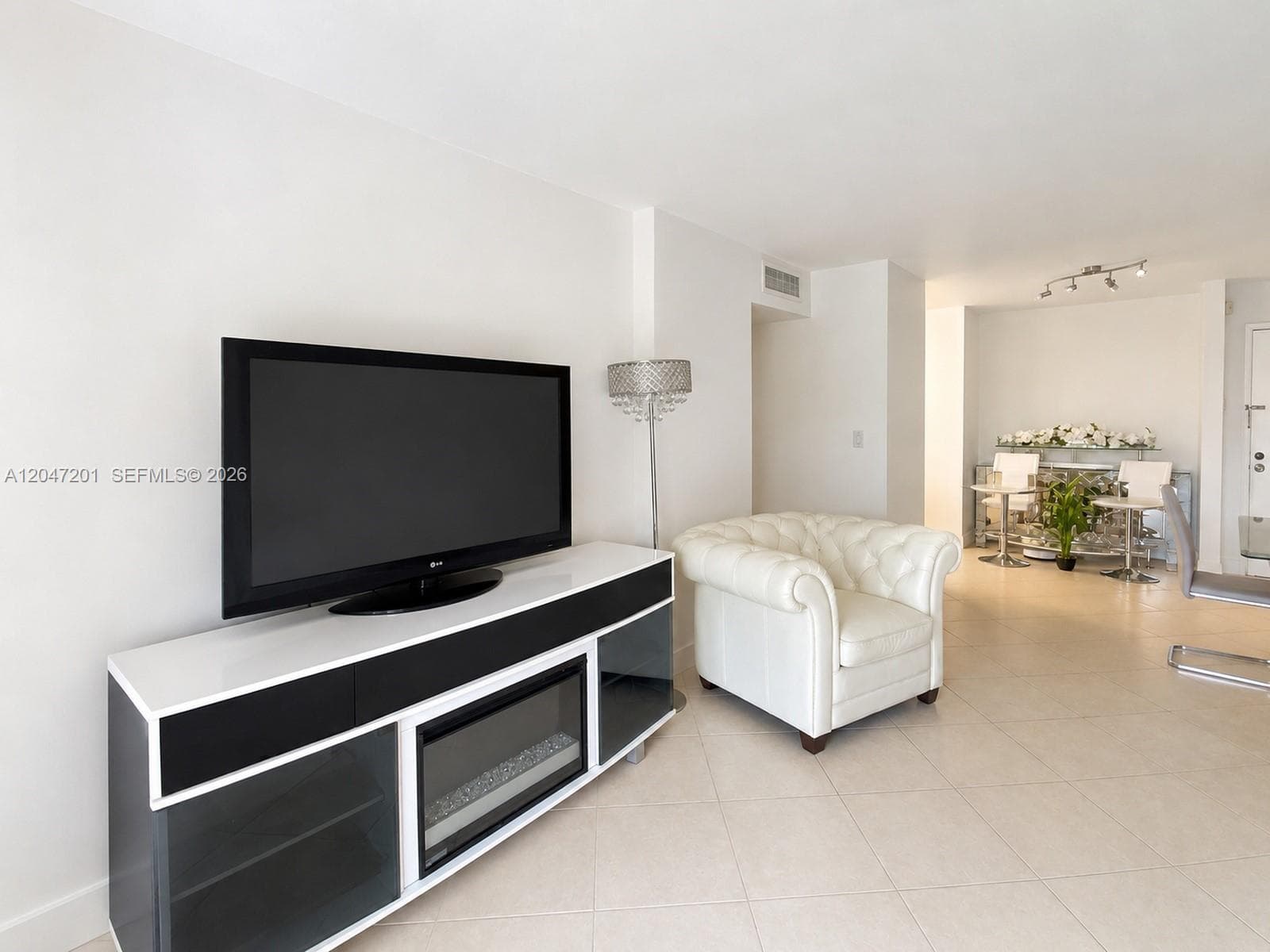 8870 Fontainebleau Blvd # 106, Miami FL 33172