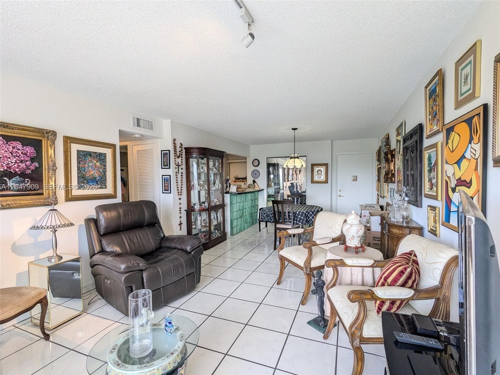 9140 Fontainebleau Blvd # 504, Miami FL 33172