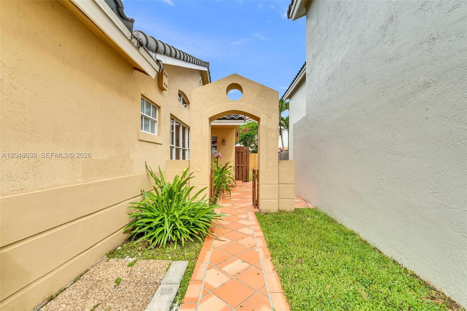 4916 SW 154th Ave, Miami FL 33185