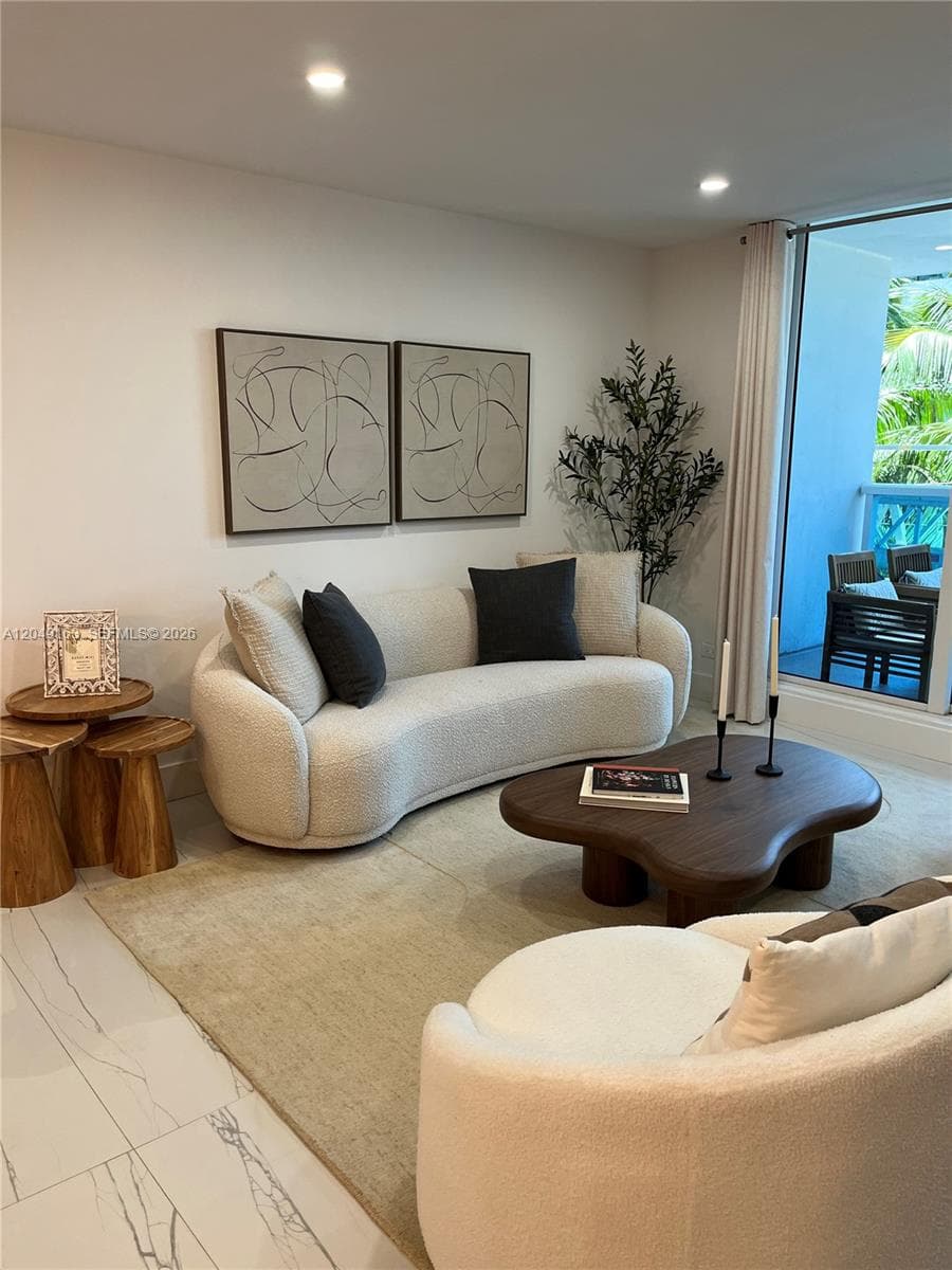2301 Collins Ave # 326, Miami Beach FL 33139