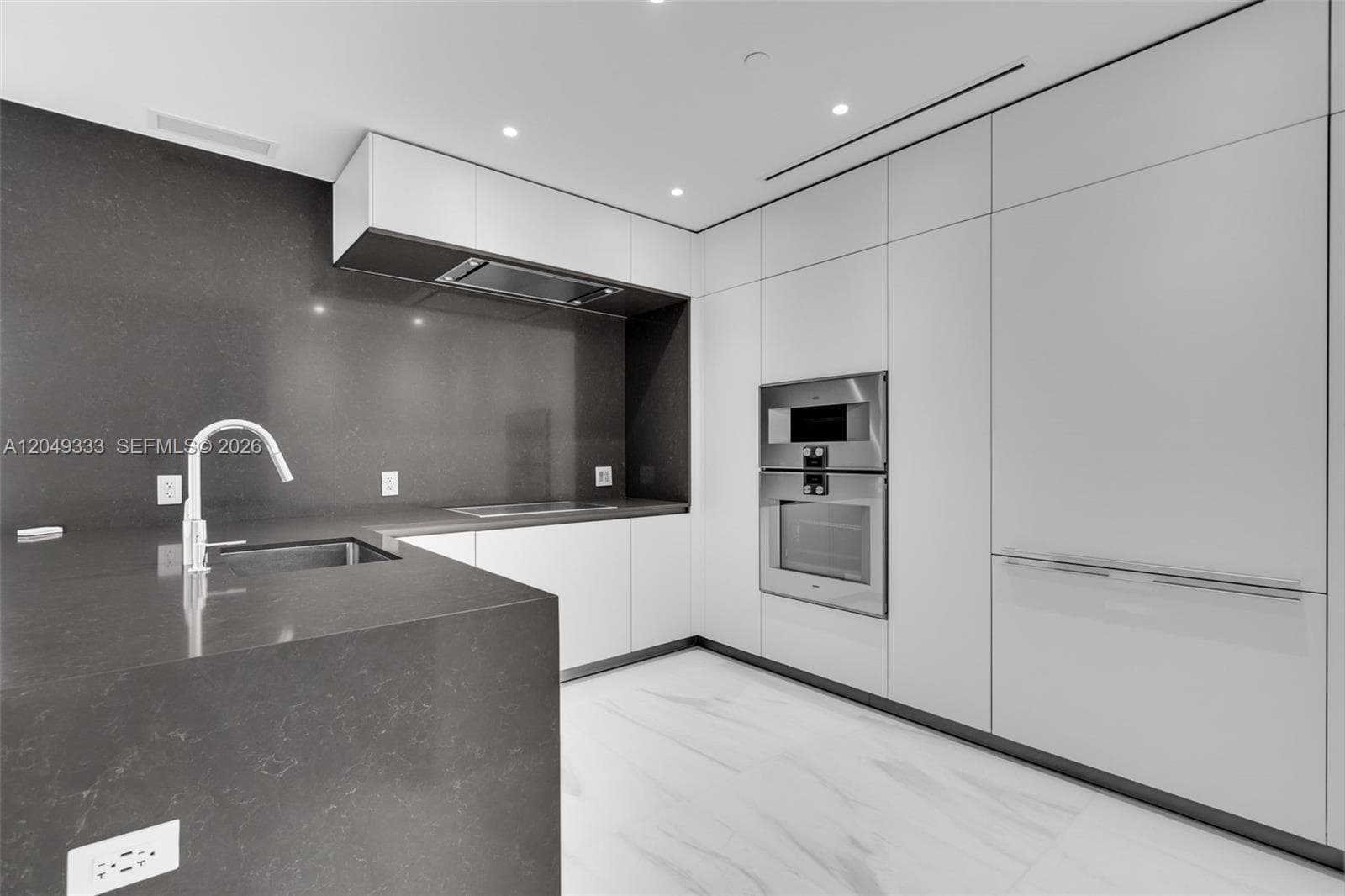 300 Biscayne Boulevard Way # 3009W, Miami FL 33131