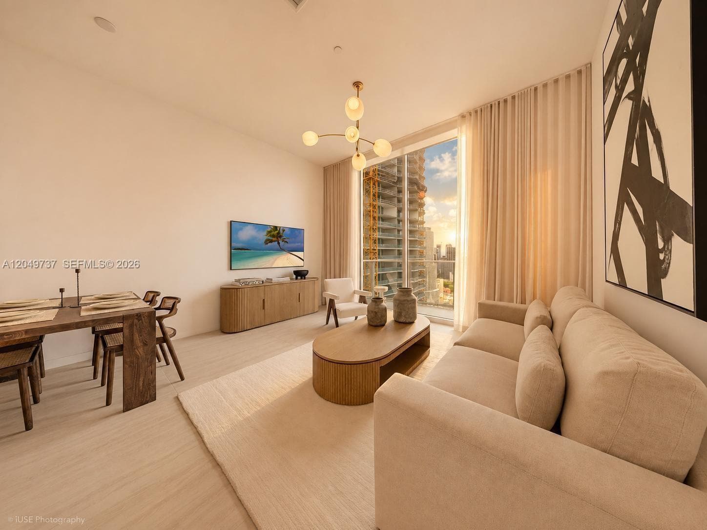 77 SE 5th Street, Miami FL 33131