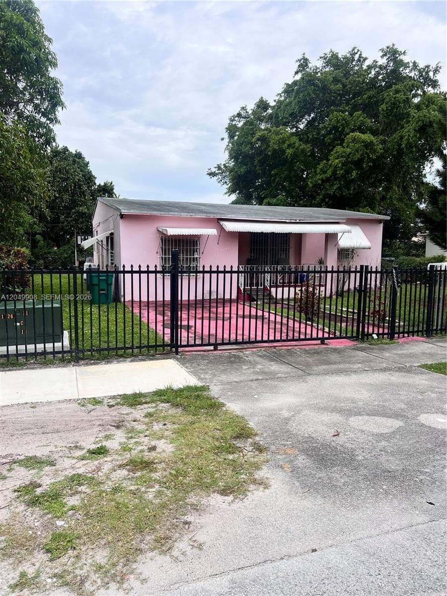 2251 NW 93rd Ter, Miami FL 33147