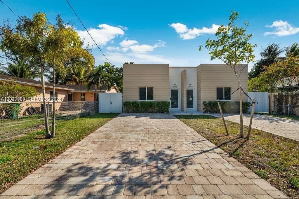 2938 NW 27th St # 2938, Miami FL 33142