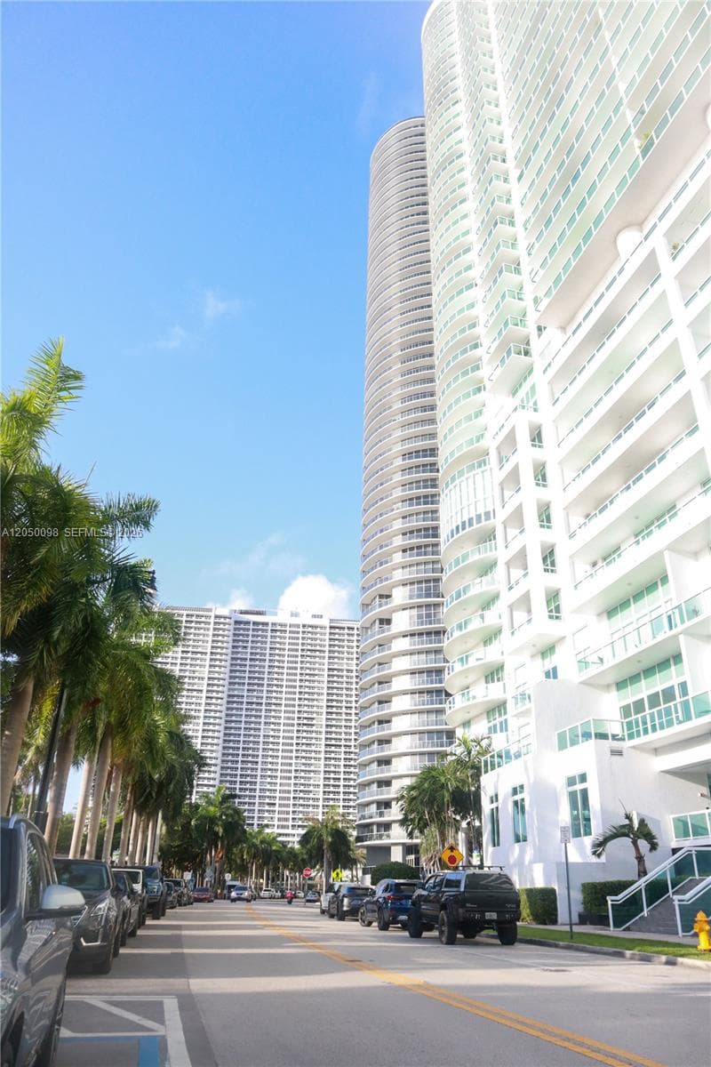 1750 N Bayshore Dr # 3411, Miami FL 33132