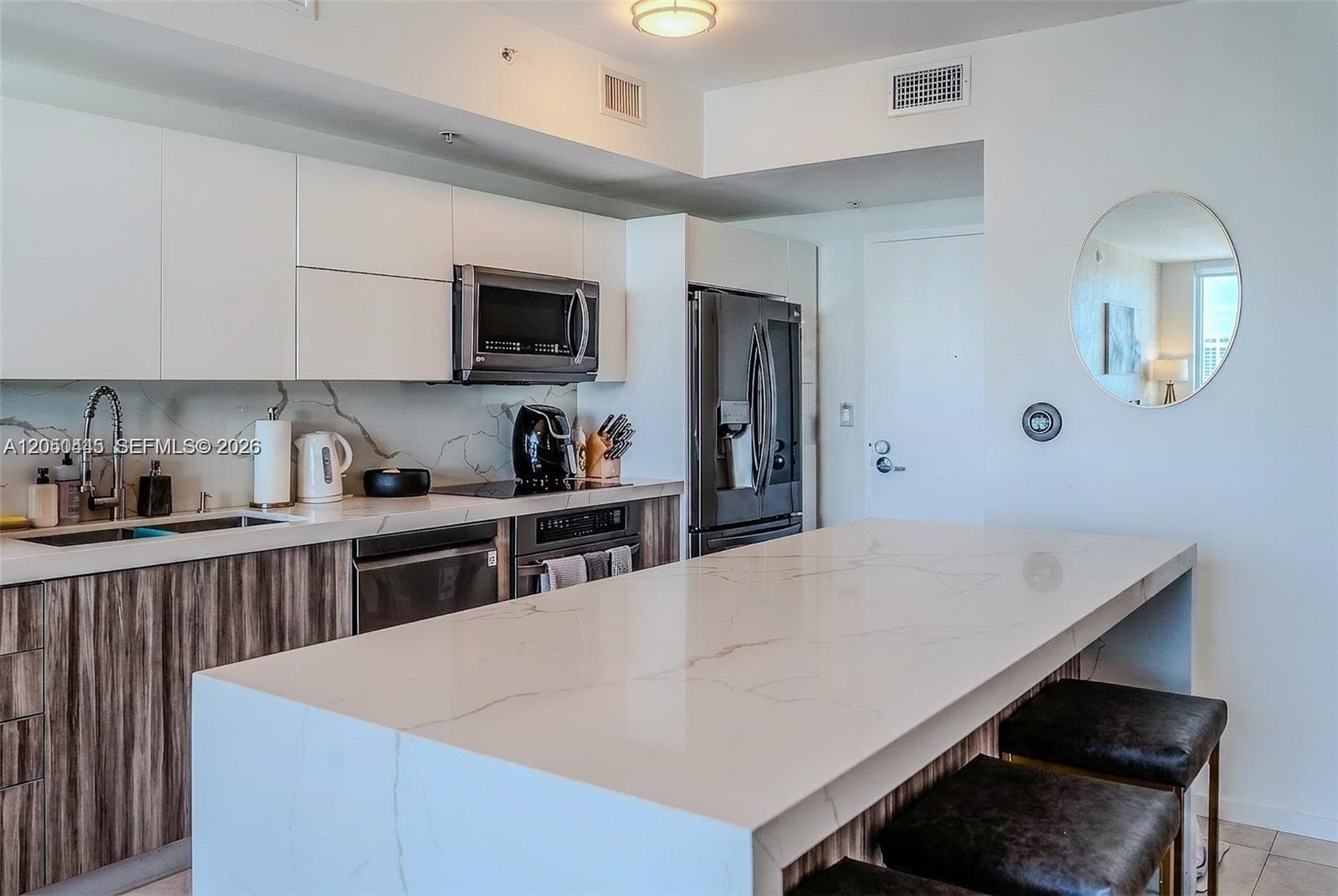 90 SW 3rd St # 3703, Miami FL 33130