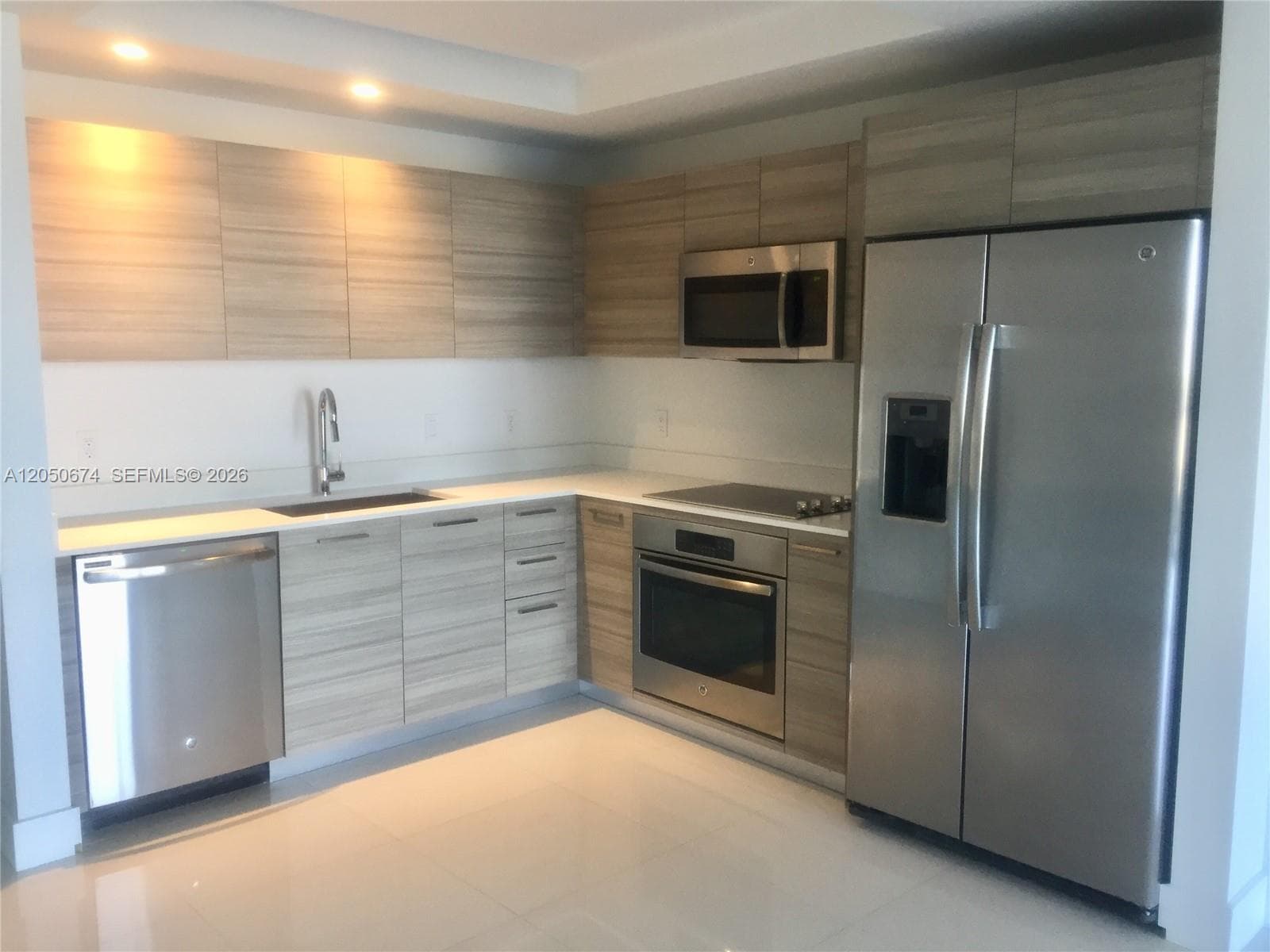 121 NE 34th St # 912, Miami FL 33137