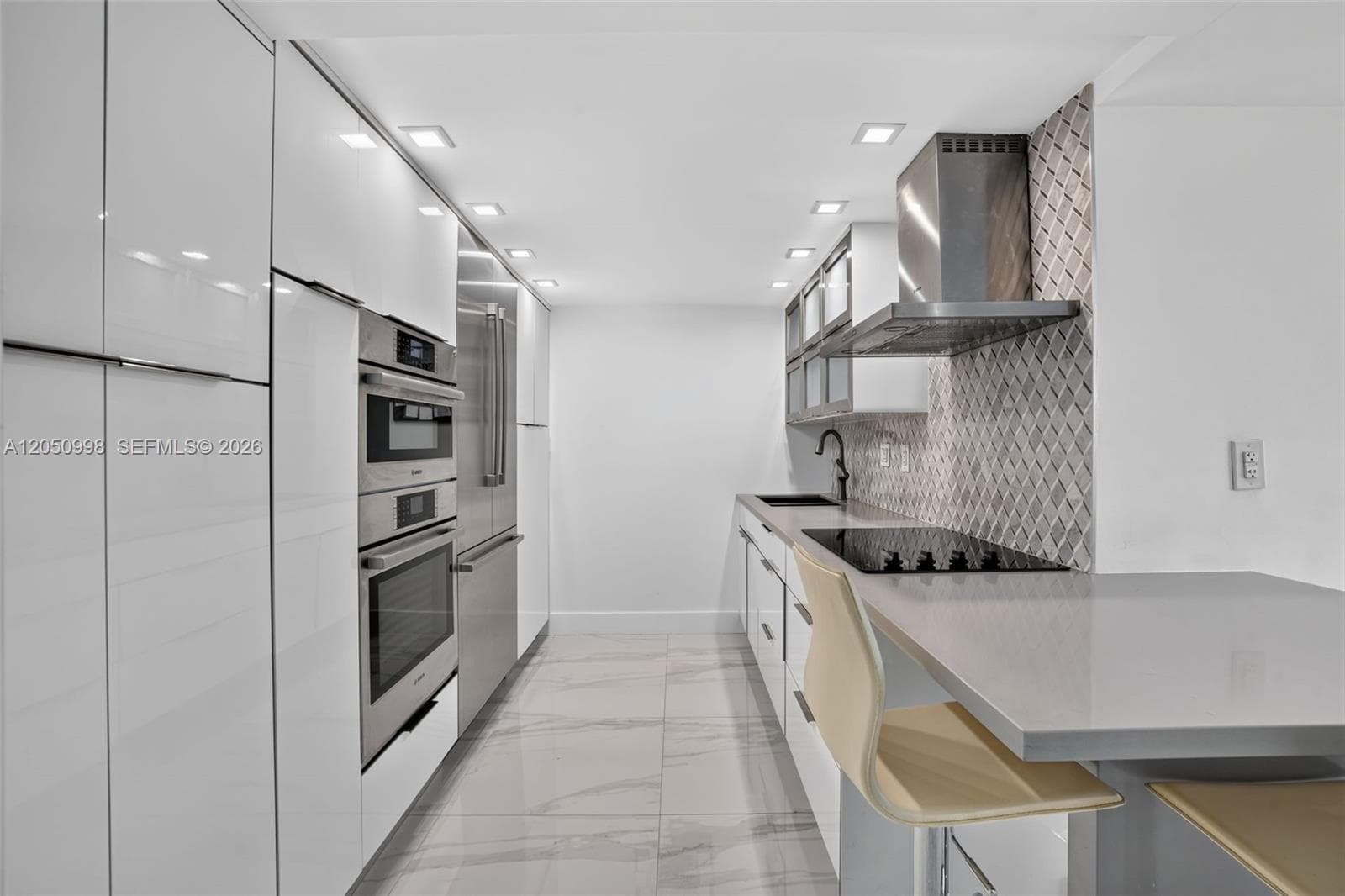 6039 Collins Ave # 1624, Miami Beach FL 33140
